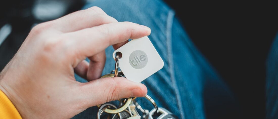 Trackers Bluetooth 2026 : l&rsquo;AirTag détourné pour pister